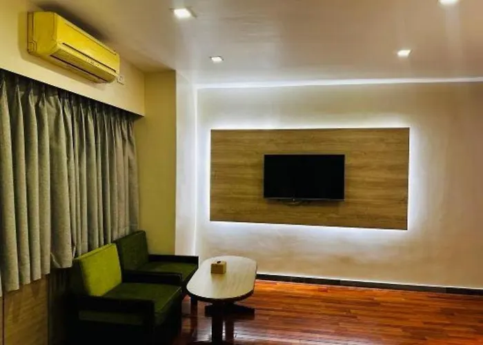 Marcopolo Business 3*